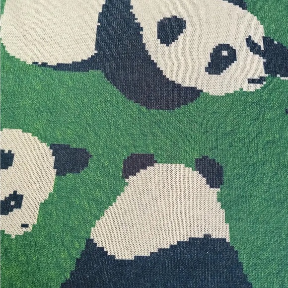 Panda sweater - Picture 5 of 6